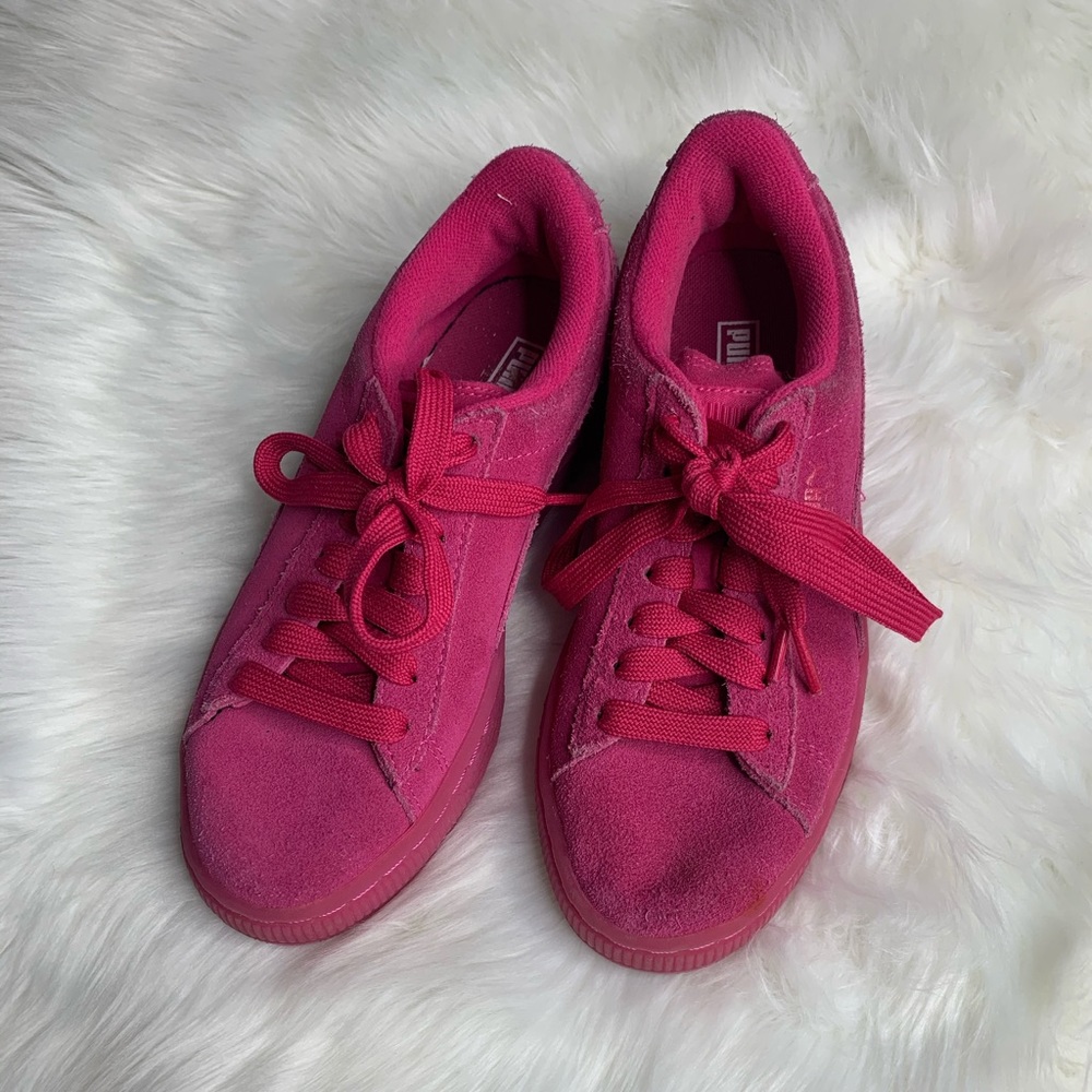 Puma little girls suede tennis shoes